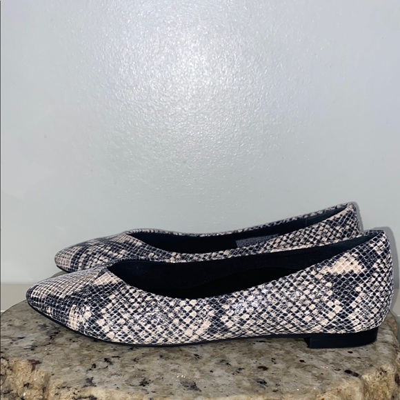 Vionic Caballo Natural Leather Snake Skin Slip
On Pointed Toe Ballet Flats Sz 8 - Picture 7 of 16